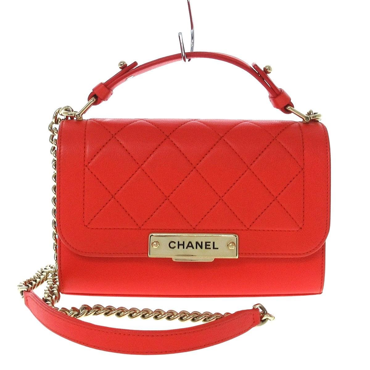 Chanel Matrasse Leather Shoulder Bag (pre-owned) in Red