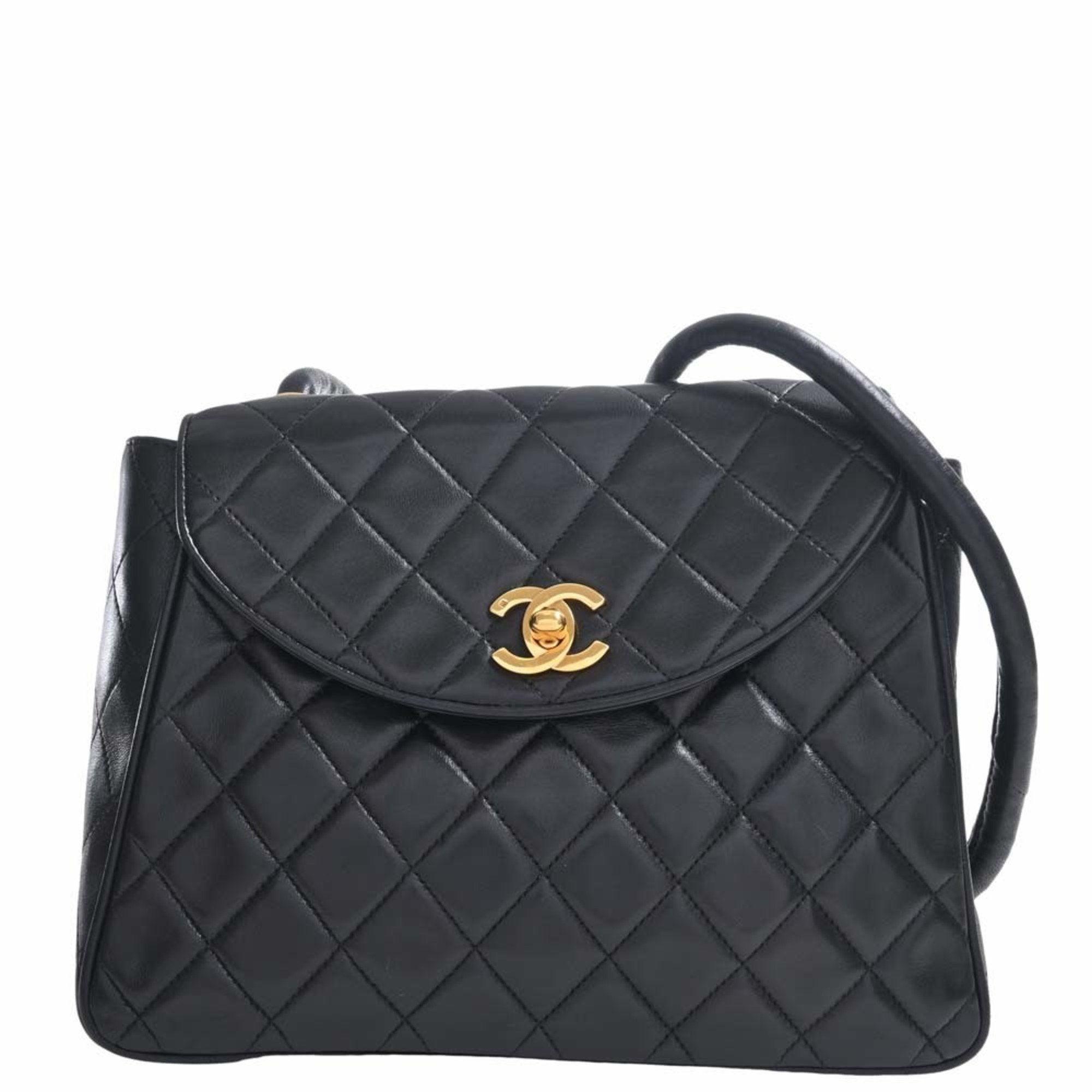 Chanel Matelassé Leather Shoulder Bag (pre-owned) in Blue