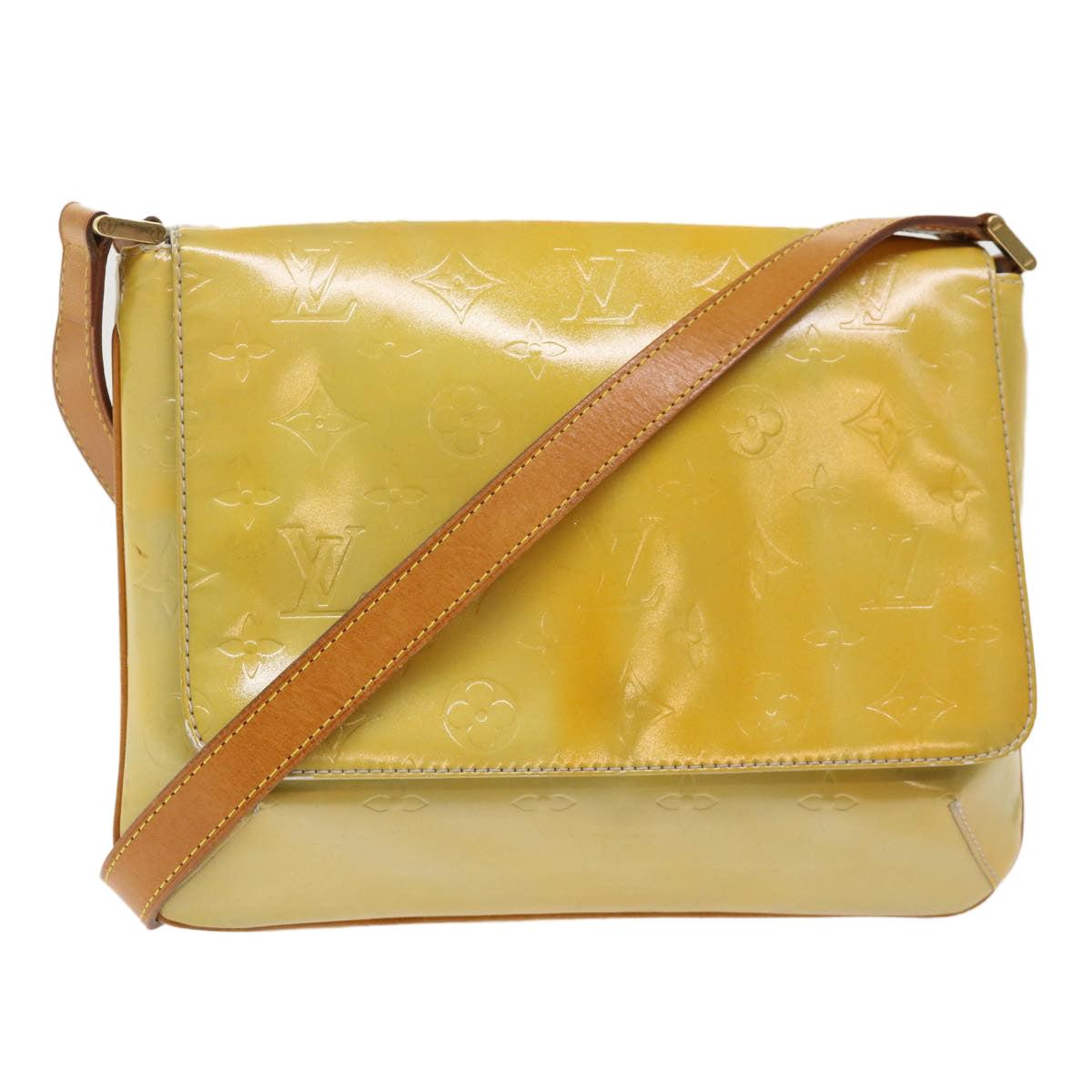 Bedford patent leather handbag Louis Vuitton Beige in Patent