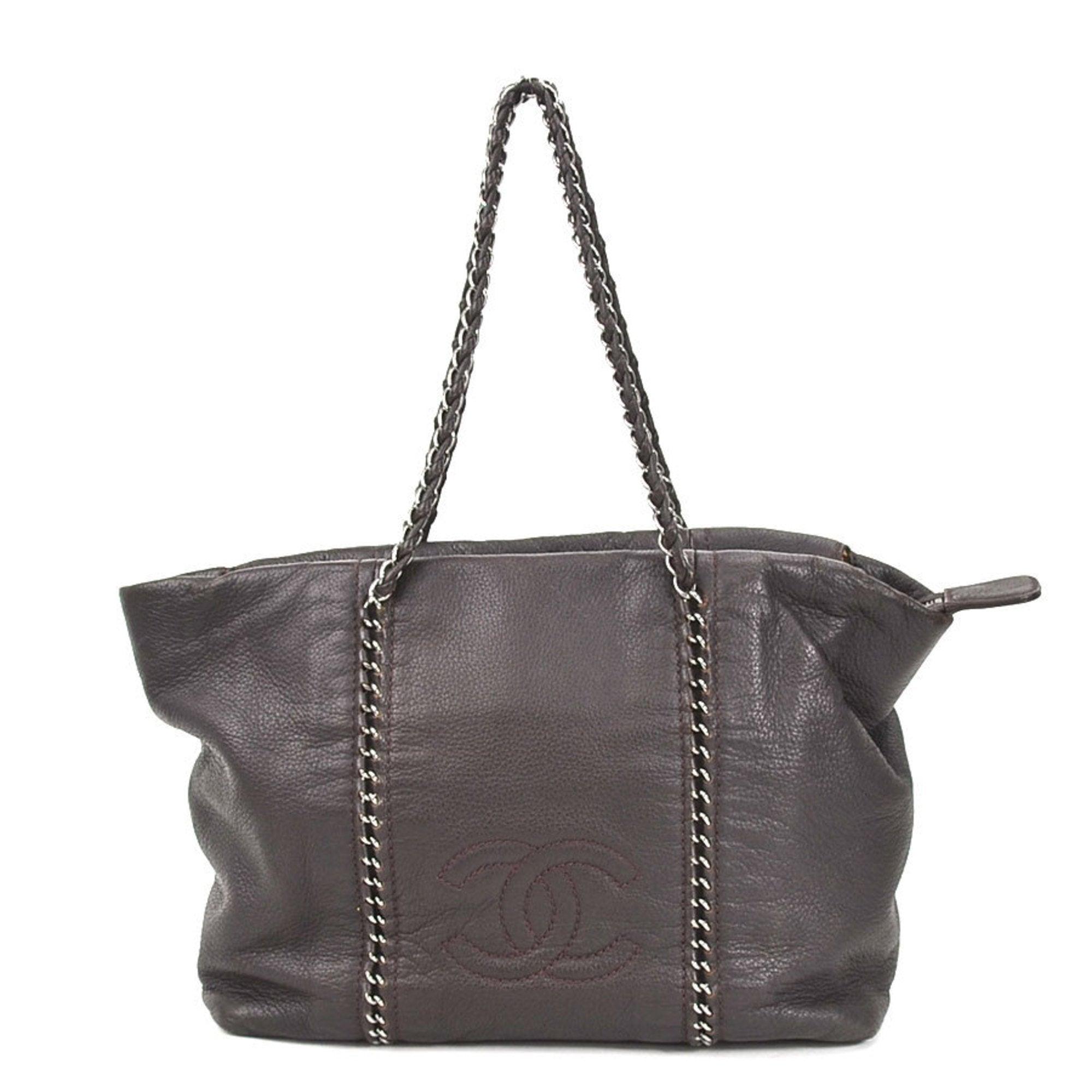 Chanel Leather Shoulder Bag (pre-owned) in Gray