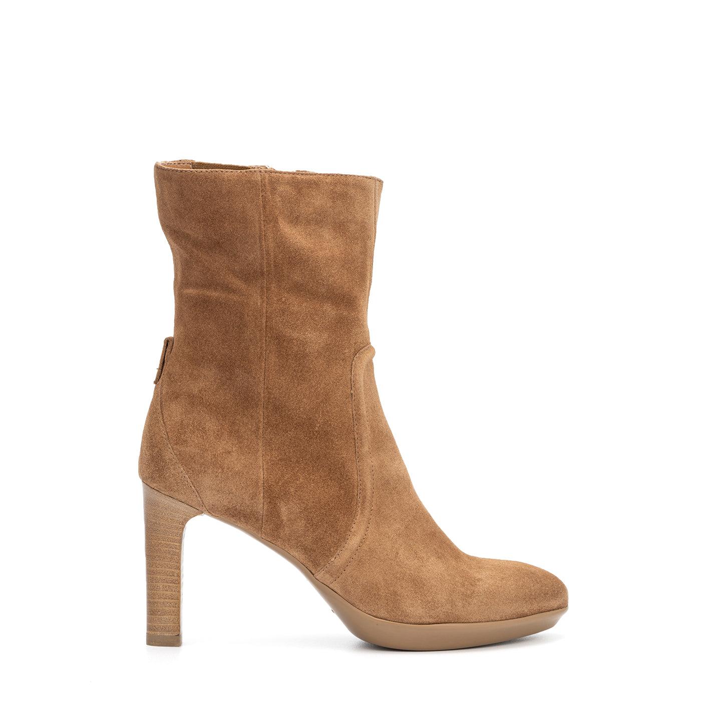 Aquatalia Renisa Boots in Brown Lyst