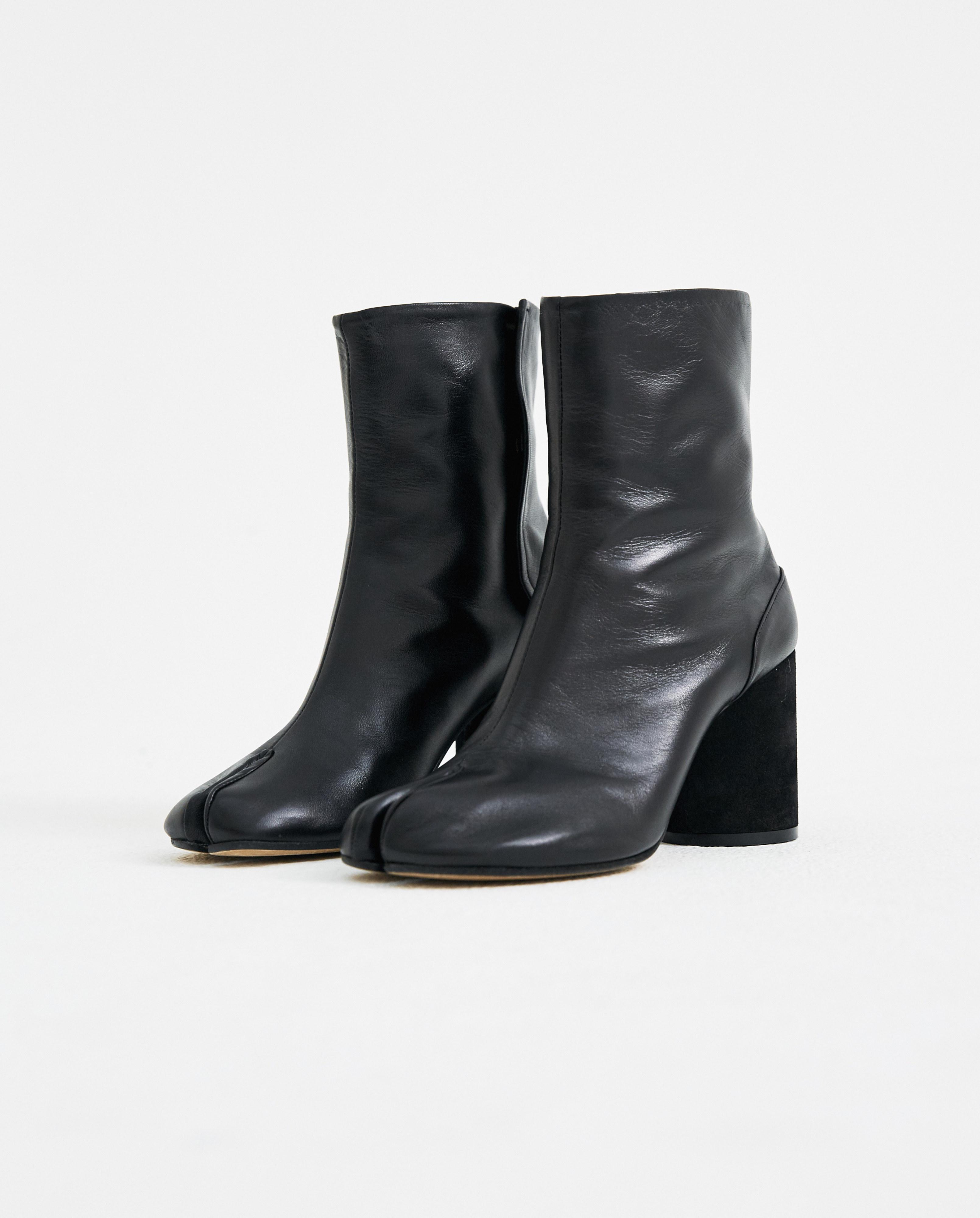 Lyst - Maison Margiela Black Tabi Ankle Boots With Gold Interior in Black