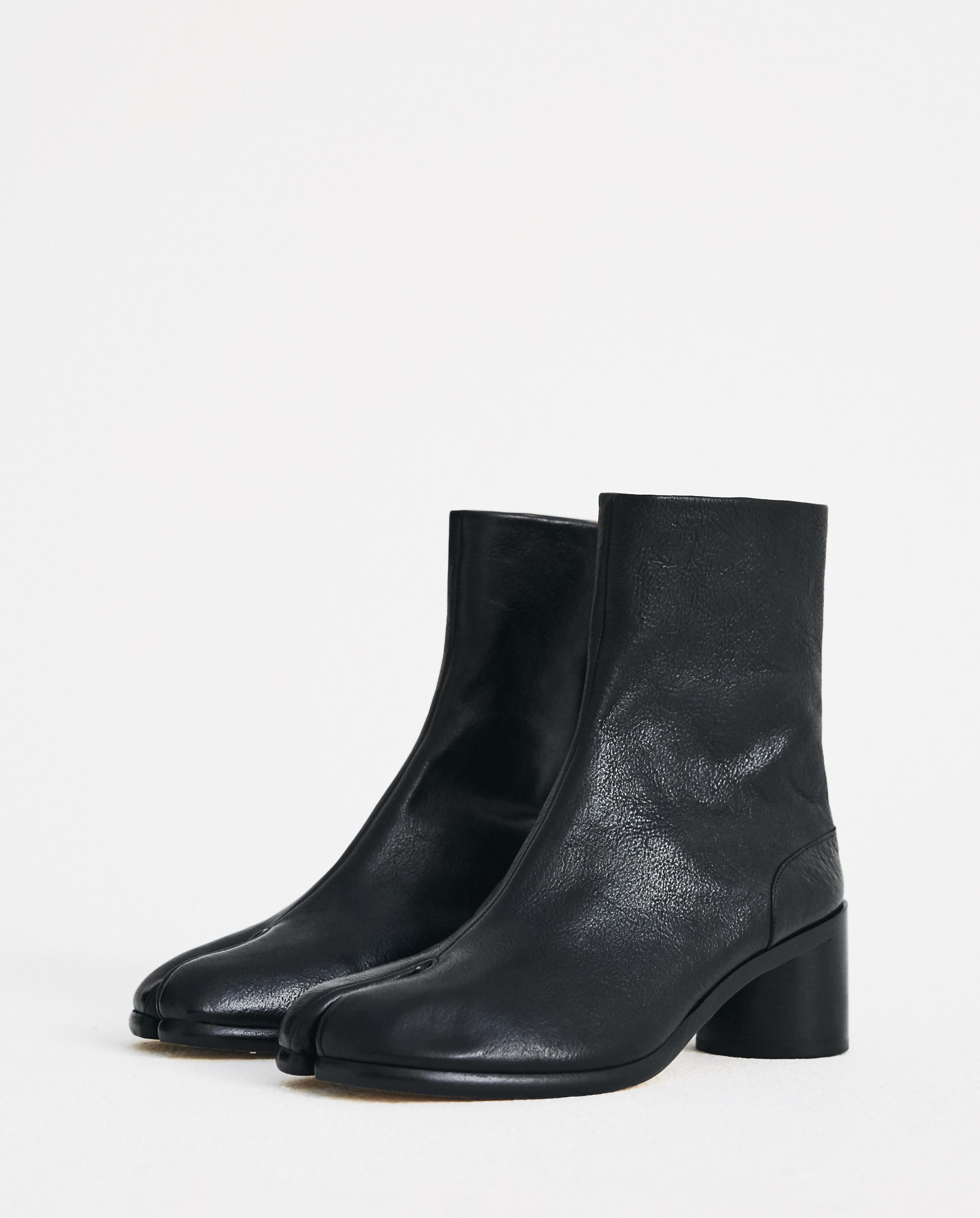 black tabi boots