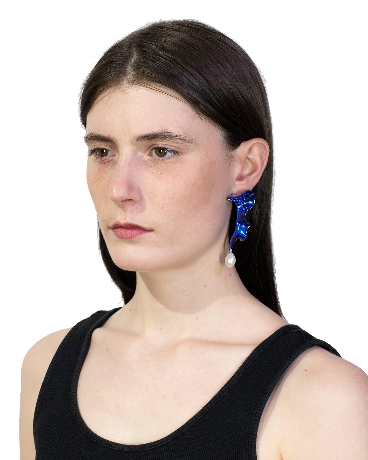 Hugo Kreit Ultramarine Swirl Ear Drop in Black | Lyst