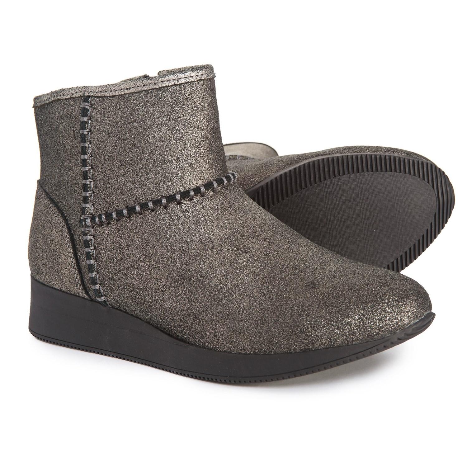 naturalizer flat ankle boots