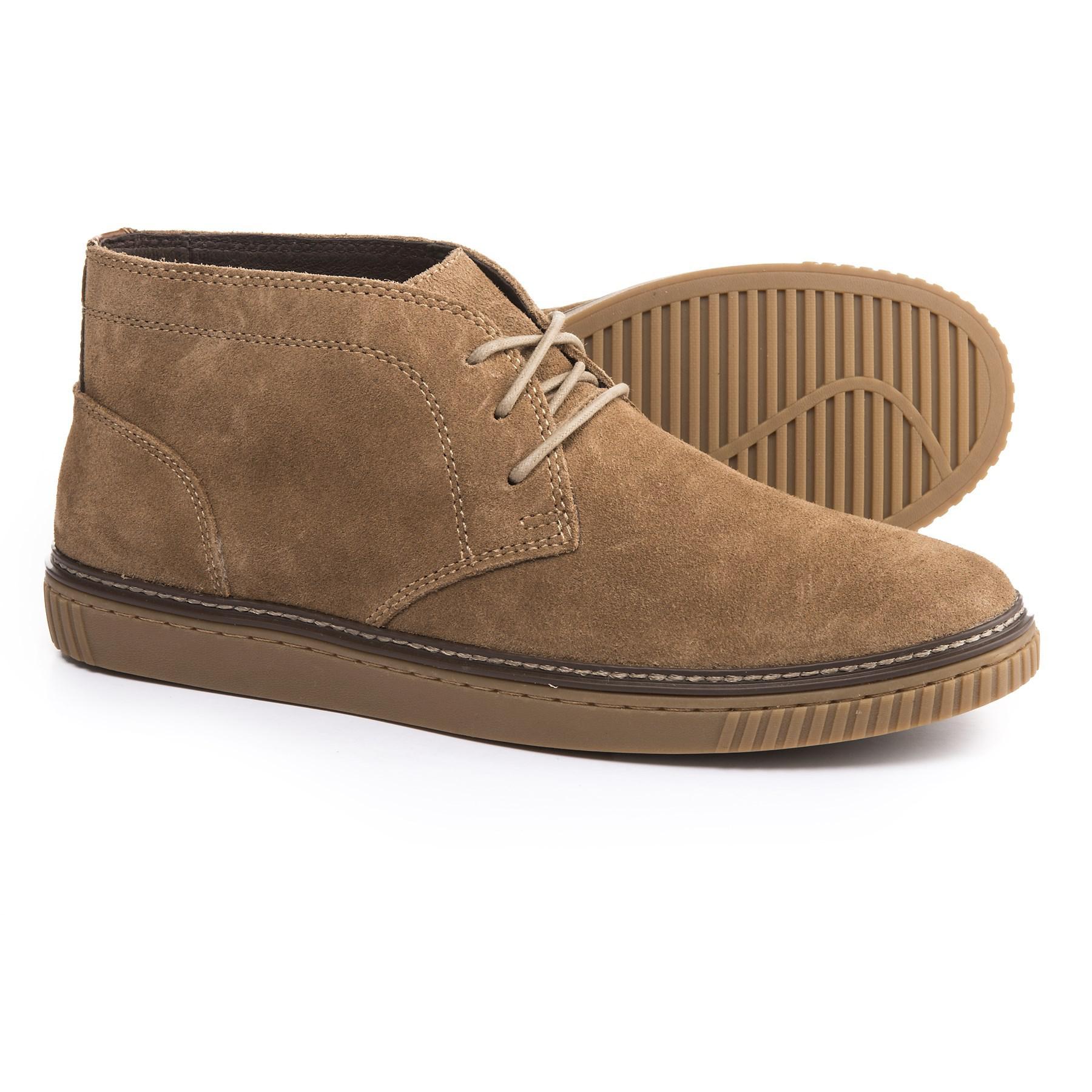 wallace chukka