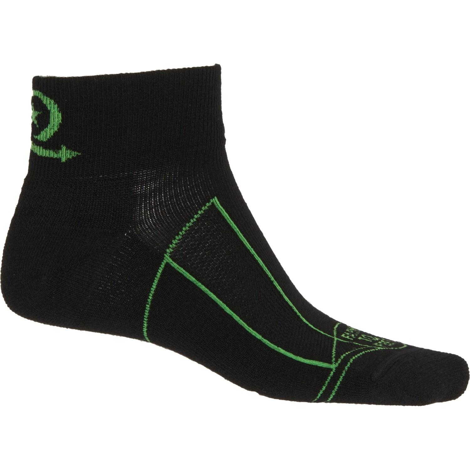 FARM TO FEET Wool Greensboro Lightweight Sport Socks in Black for Men