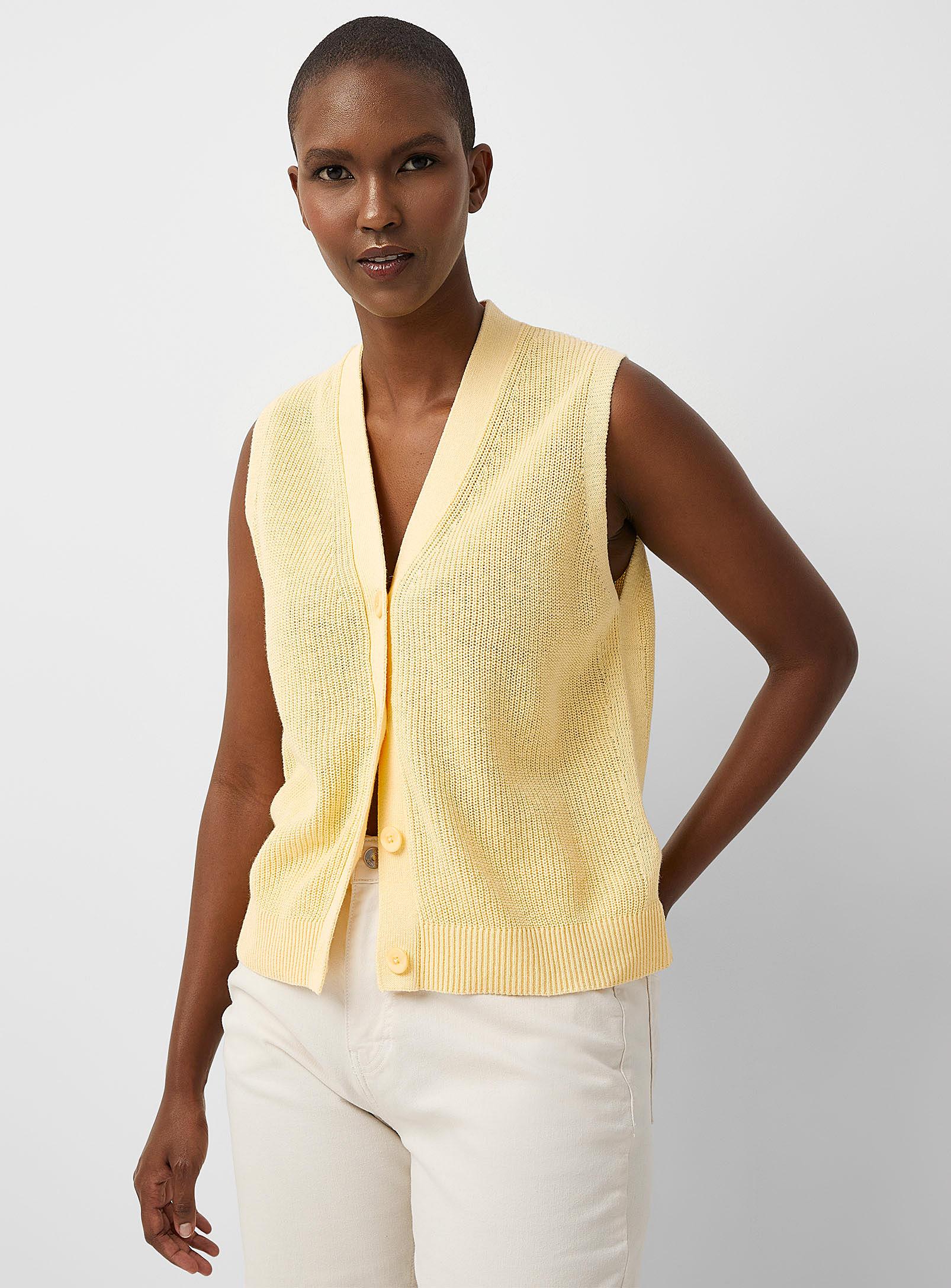 Contemporaine Buttoned Shaker Rib Sweater Vest in Yellow | Lyst