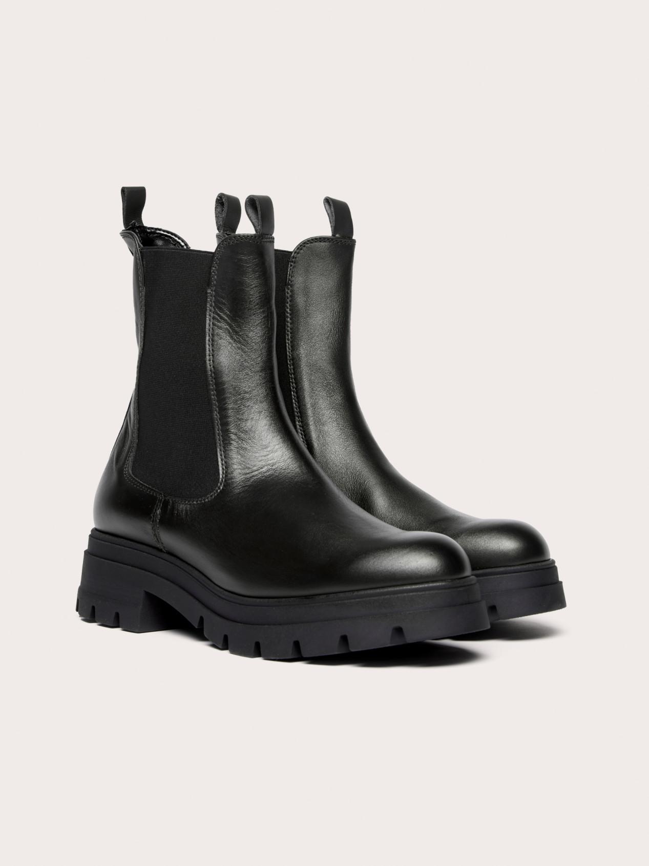 Sisley Ankle Boots In Leather With Track Sole in Black | Lyst UK