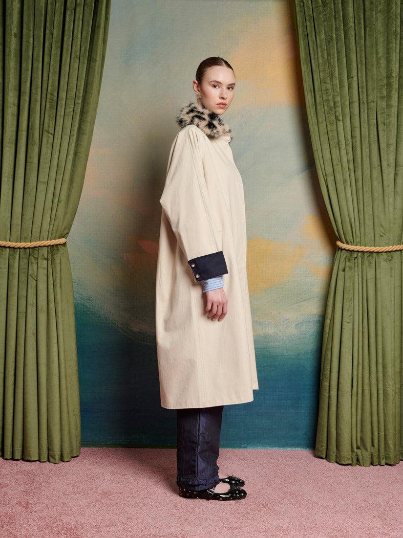 【英国発Sister Jane】Sculpture faux fur-trimmed felt coat SISTER JANE Sculpture faux fur-trimmed felt coat | Harvey