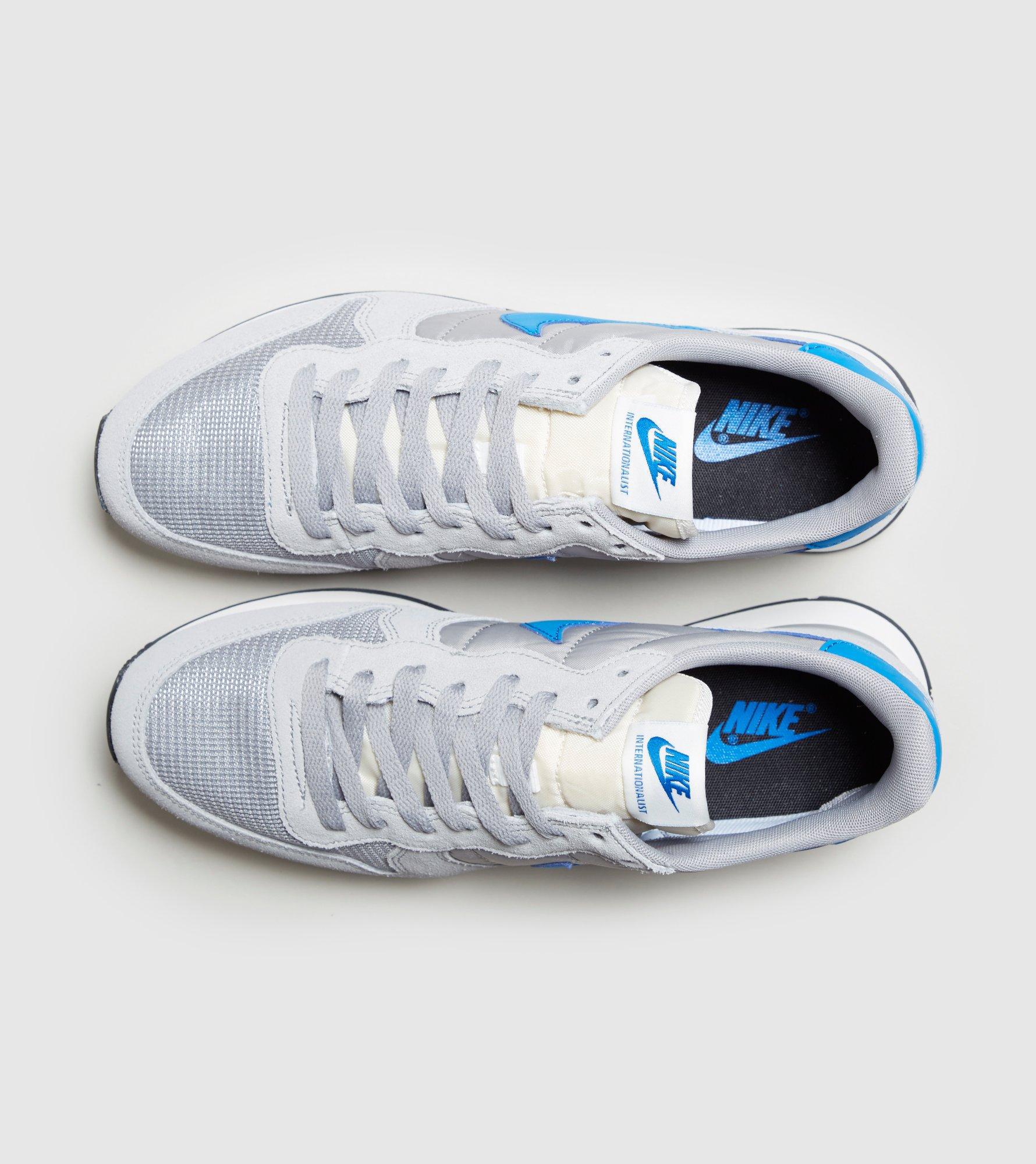 nike internationalist grey mens