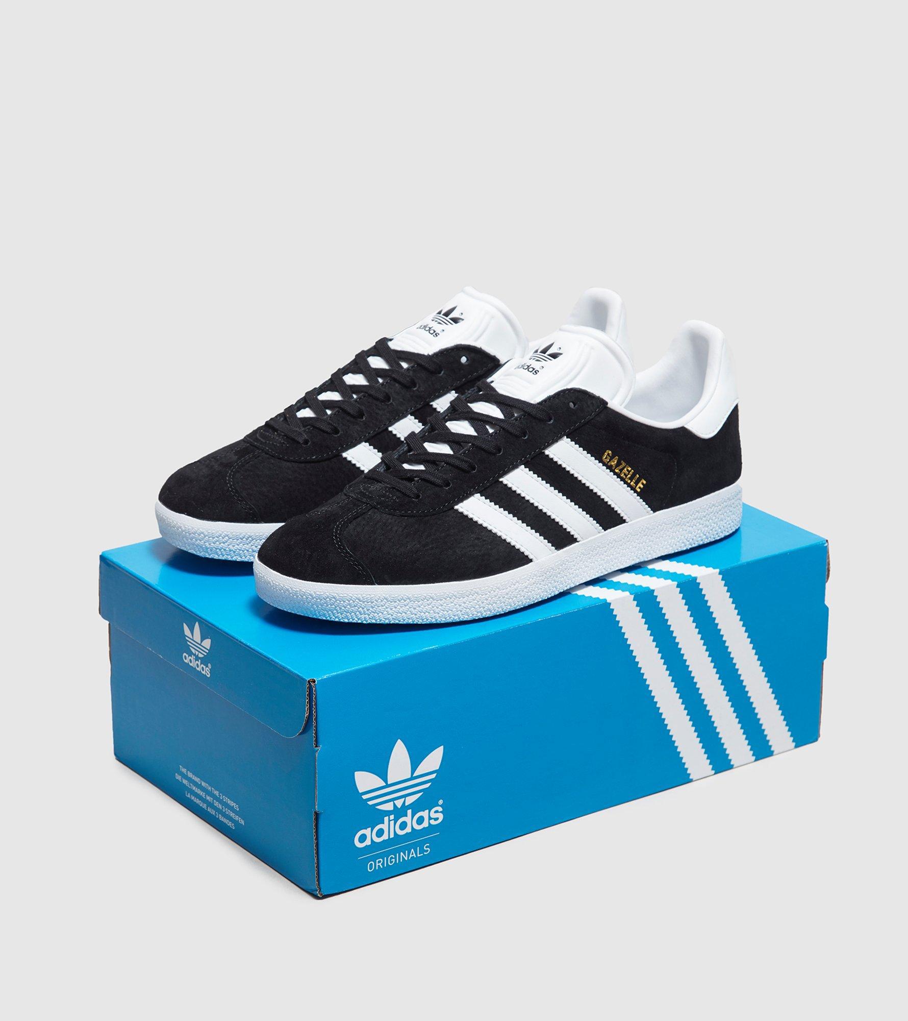 mens all black adidas gazelle