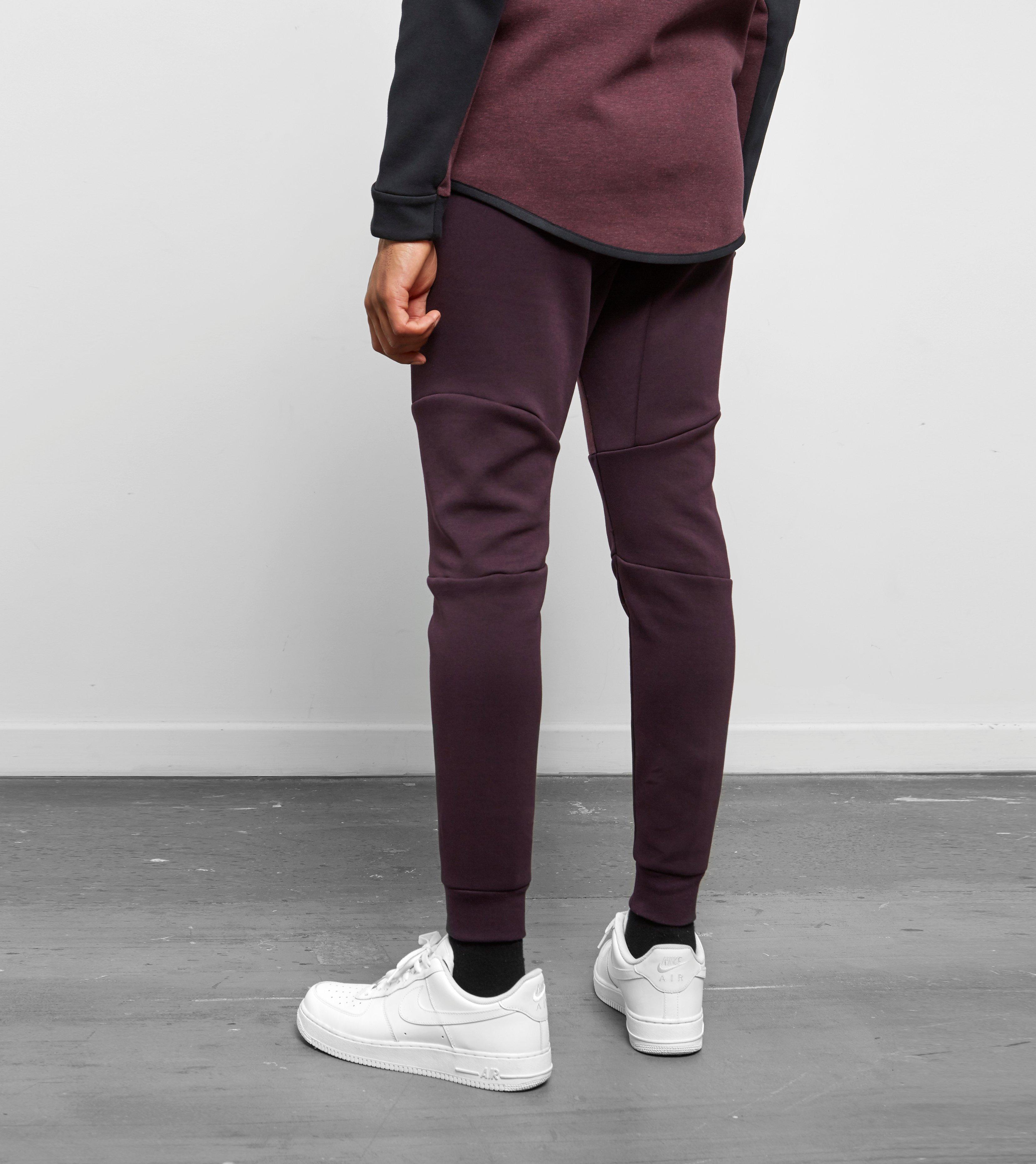 nike joggers maroon