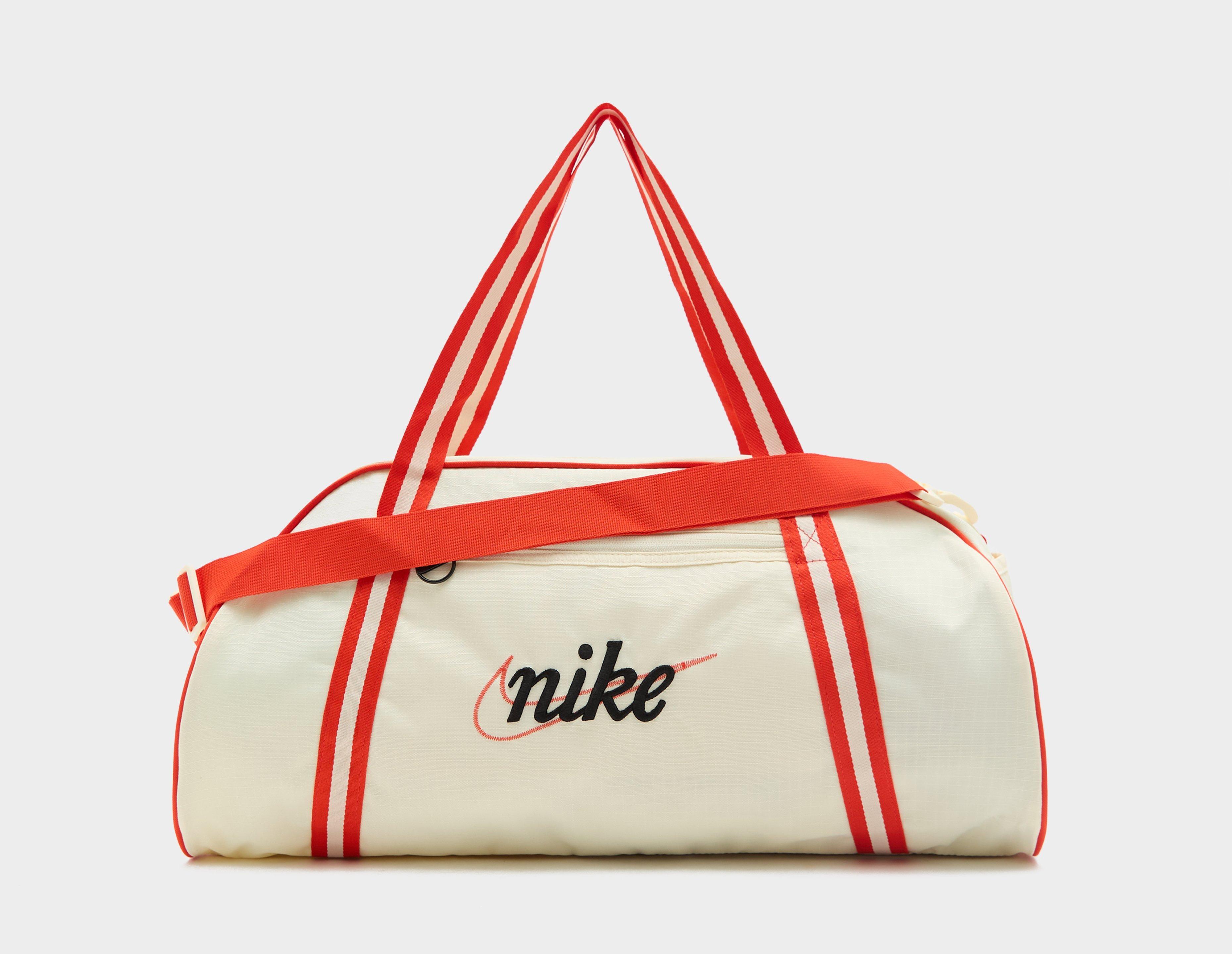red nike holdall