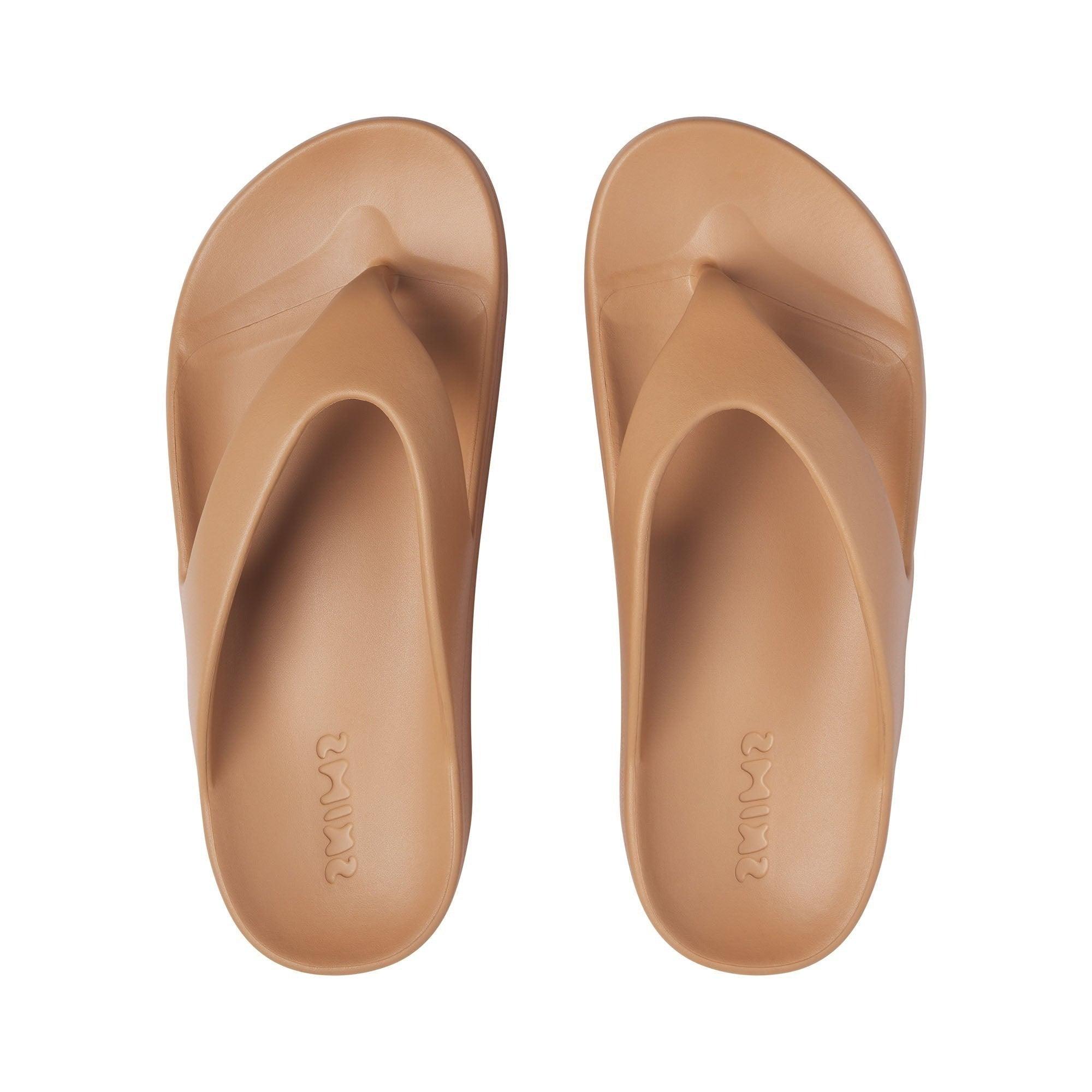 Skims Molded Sandal in Brown Lyst