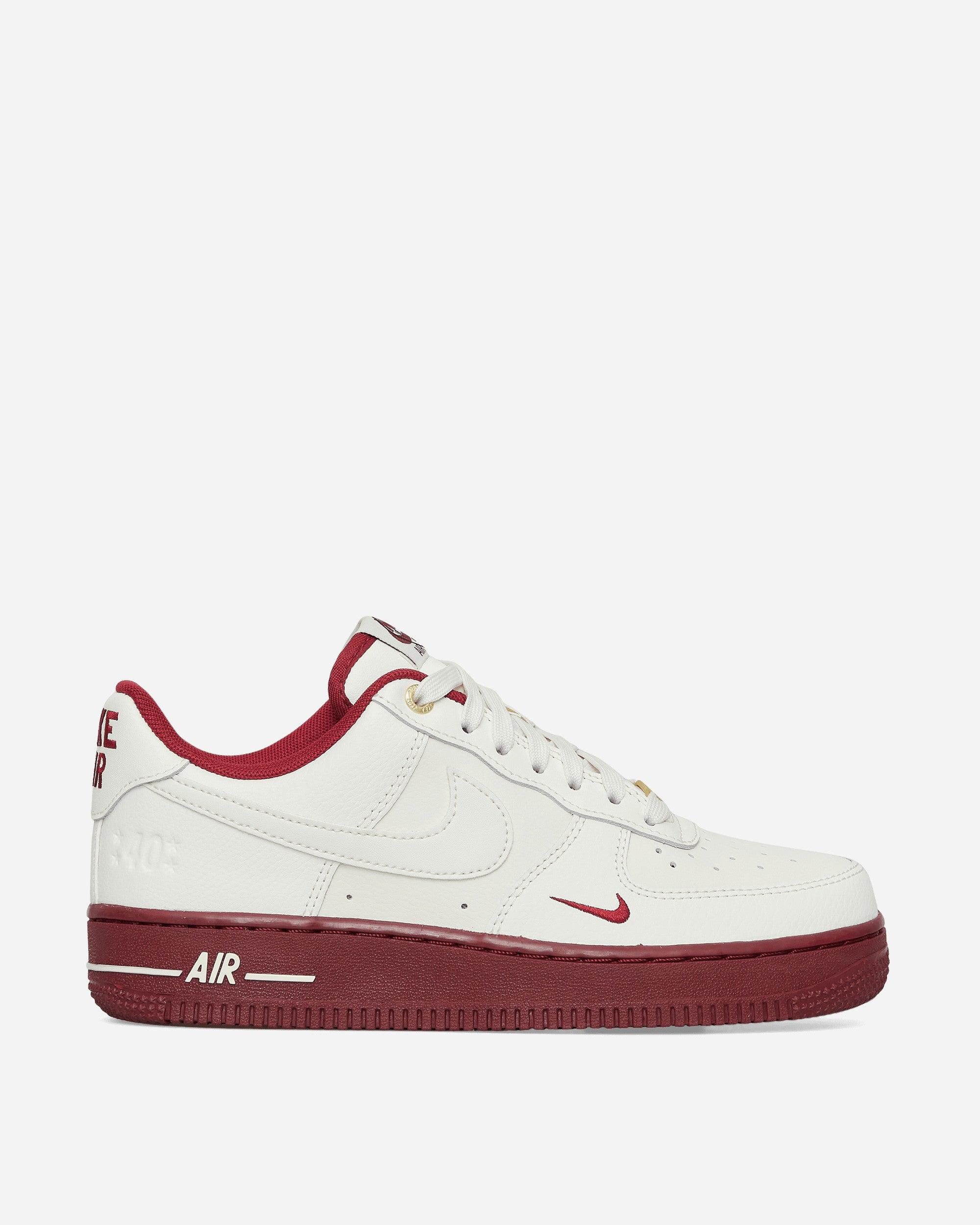 Nike Wmns Air Force 1 '07 Se Sneakers Sail / Team Red in White | Lyst
