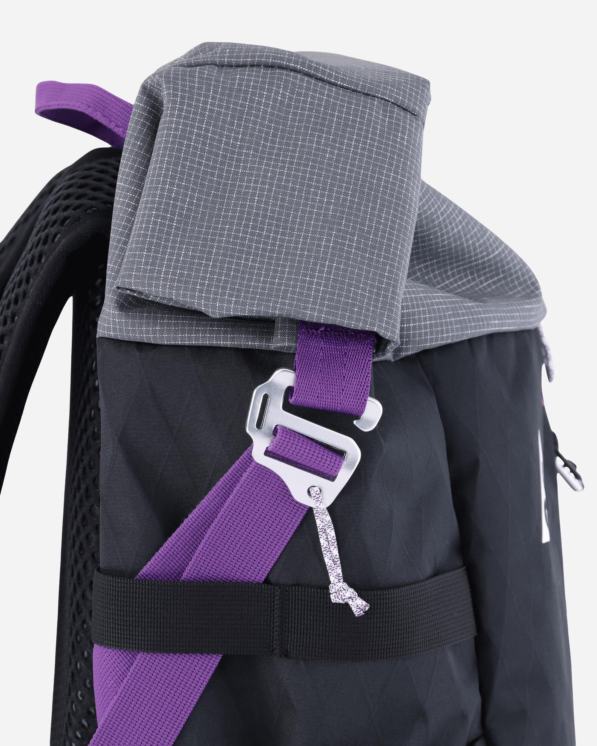 ACG AYŞEN ロールトップリュック 黒/グレー/紫 NIKE ACG（ナイキエィシージー）の「NIKE / ACG Aysen Day Pack