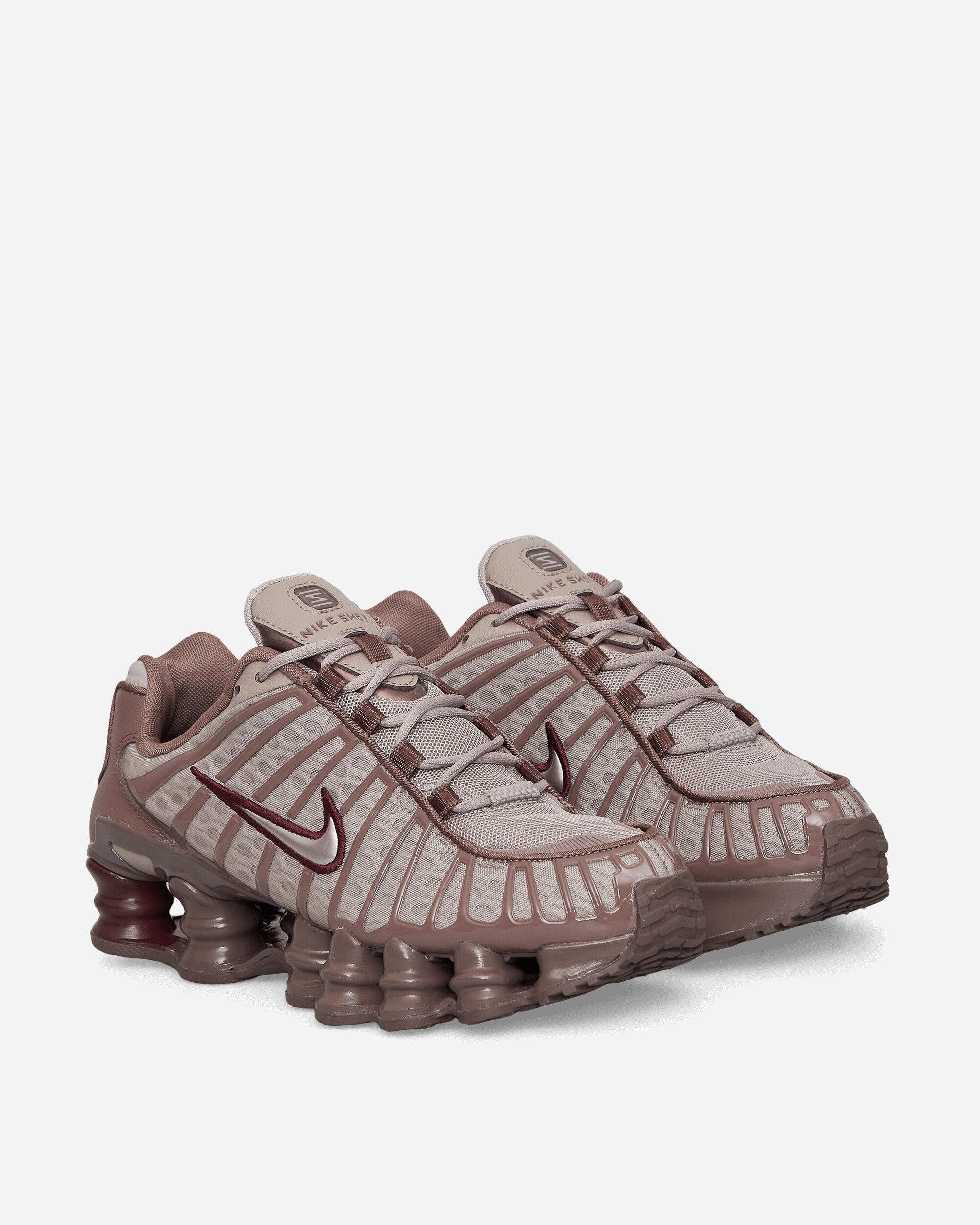 Nike Wmns Shox Tl Sneakers Pumice / Night Maroon in Brown