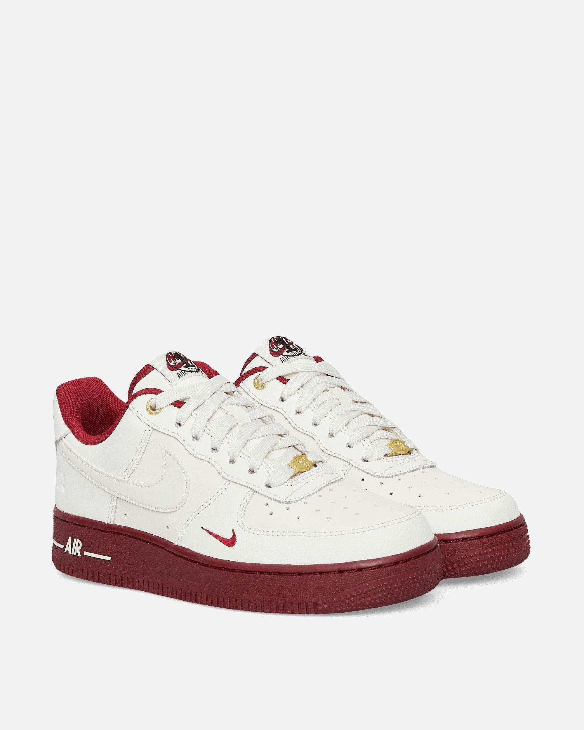 Gymnastiek overdrijving stel voor Nike Wmns Air Force 1 '07 Se Sneakers Sail / Team Red in White | Lyst