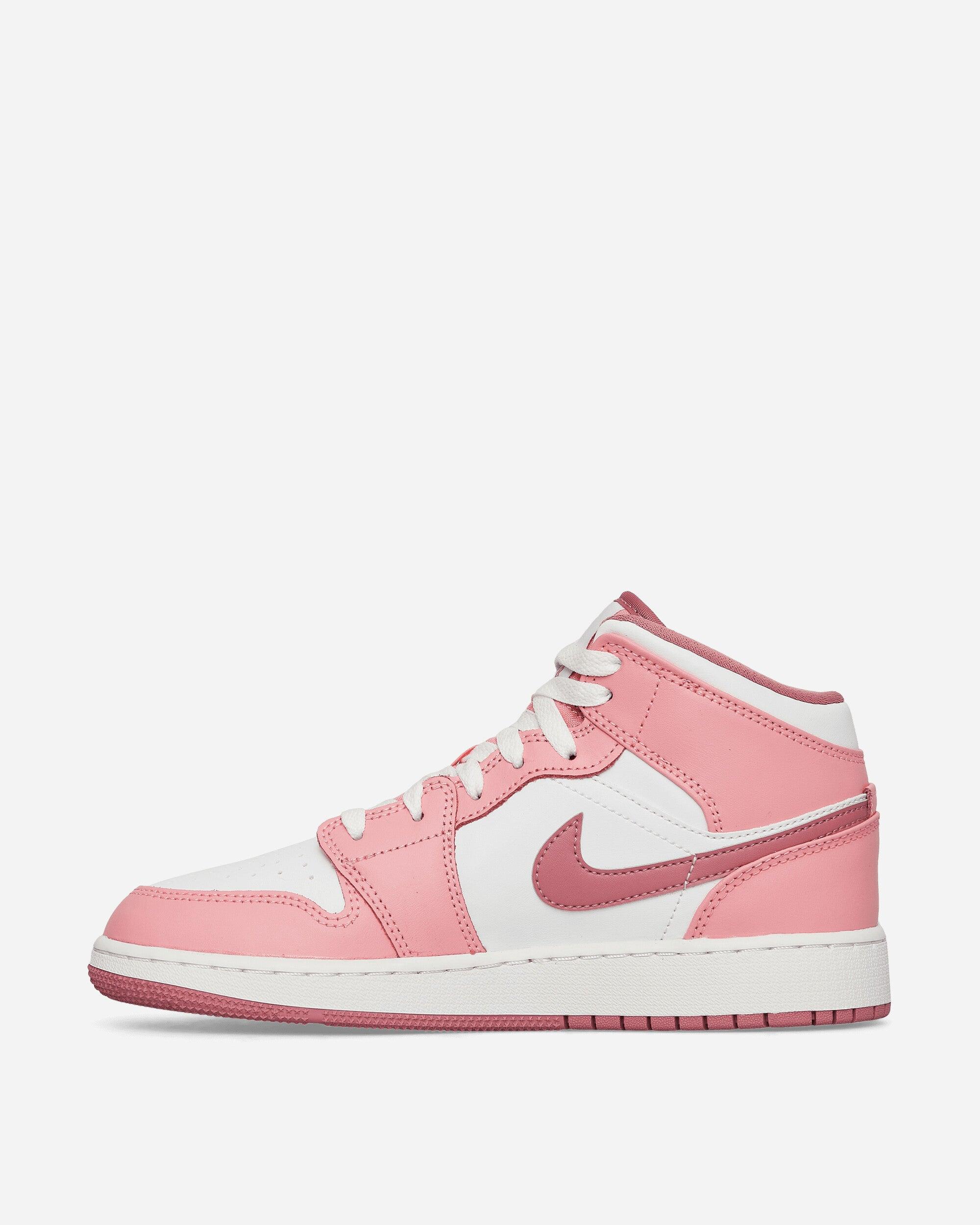 coral pink nike shoes