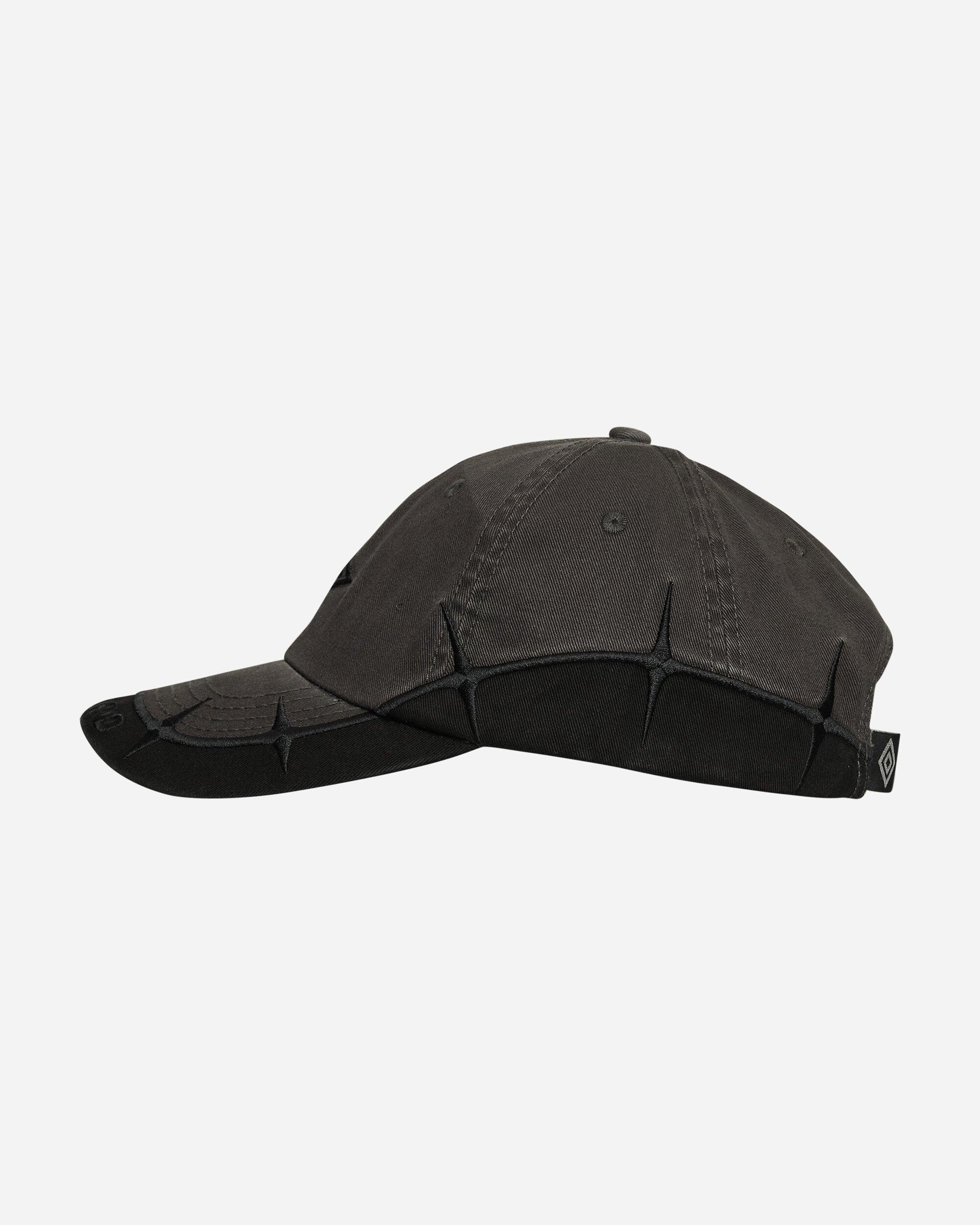 Umbro Spikes Cap Anthracite – Très Bien