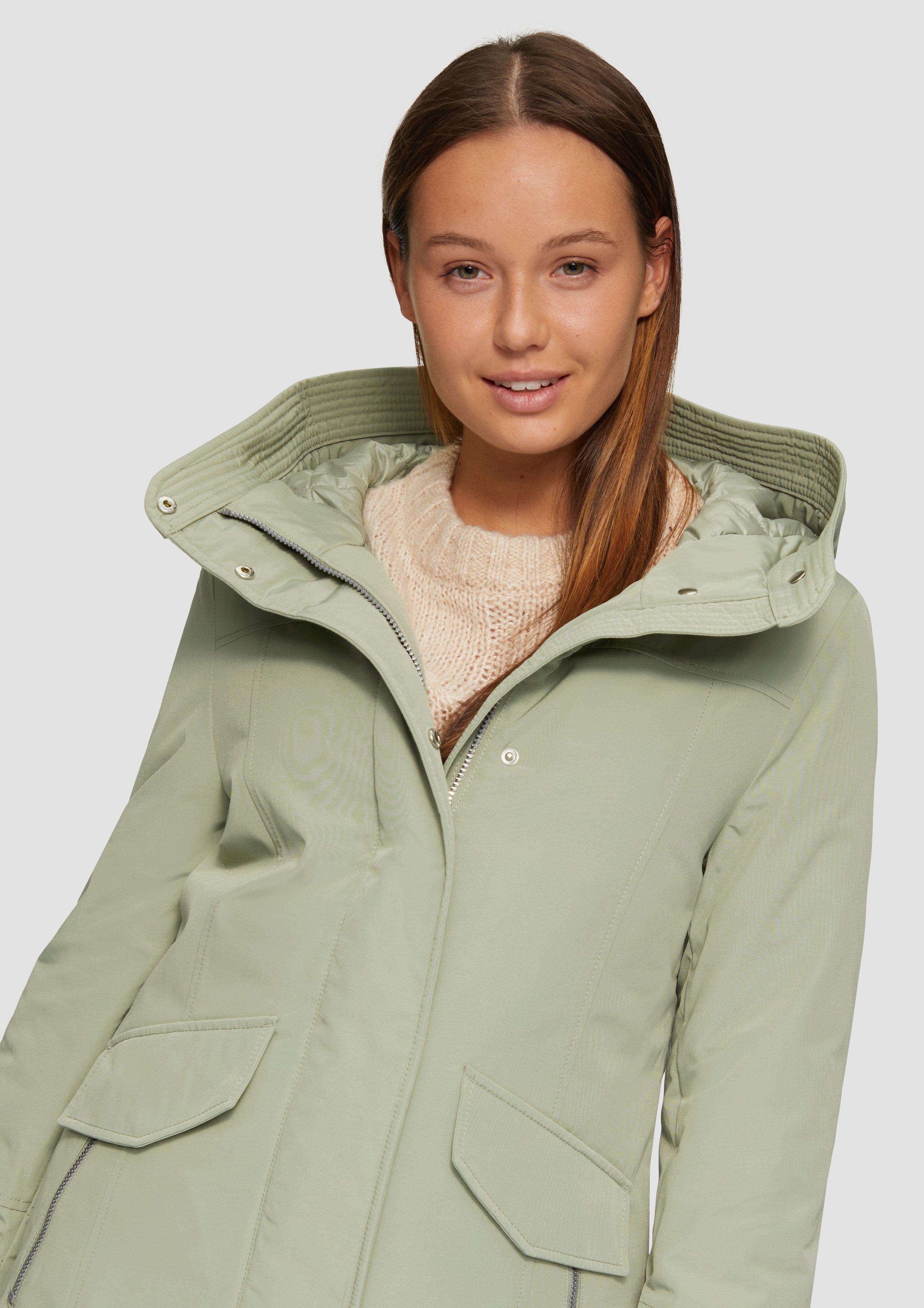 Sportive Jacke mit leichter Wattierung und Logo-Tape in