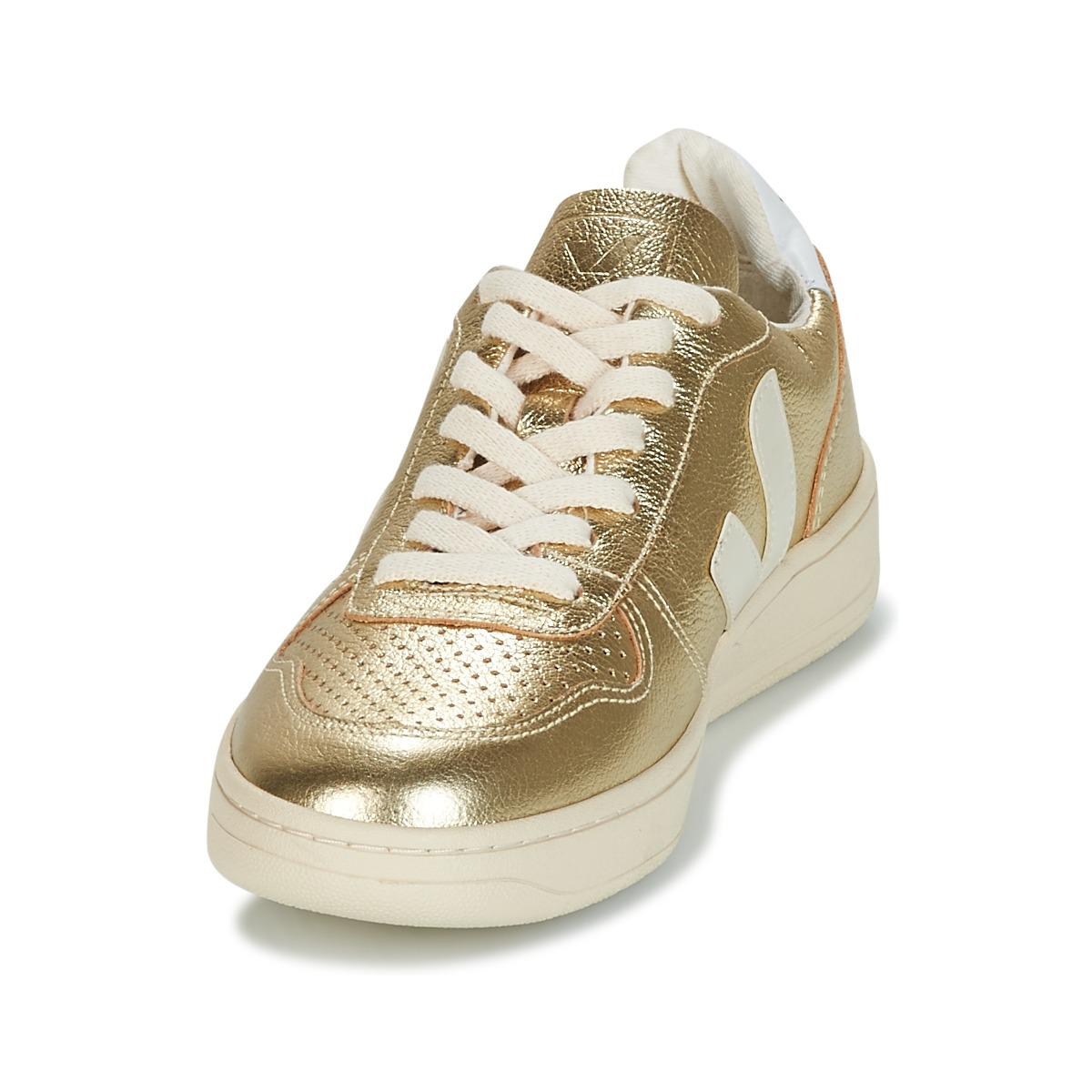 Veja V10 Women's Shoes (trainers) In Gold in Metallic Lyst