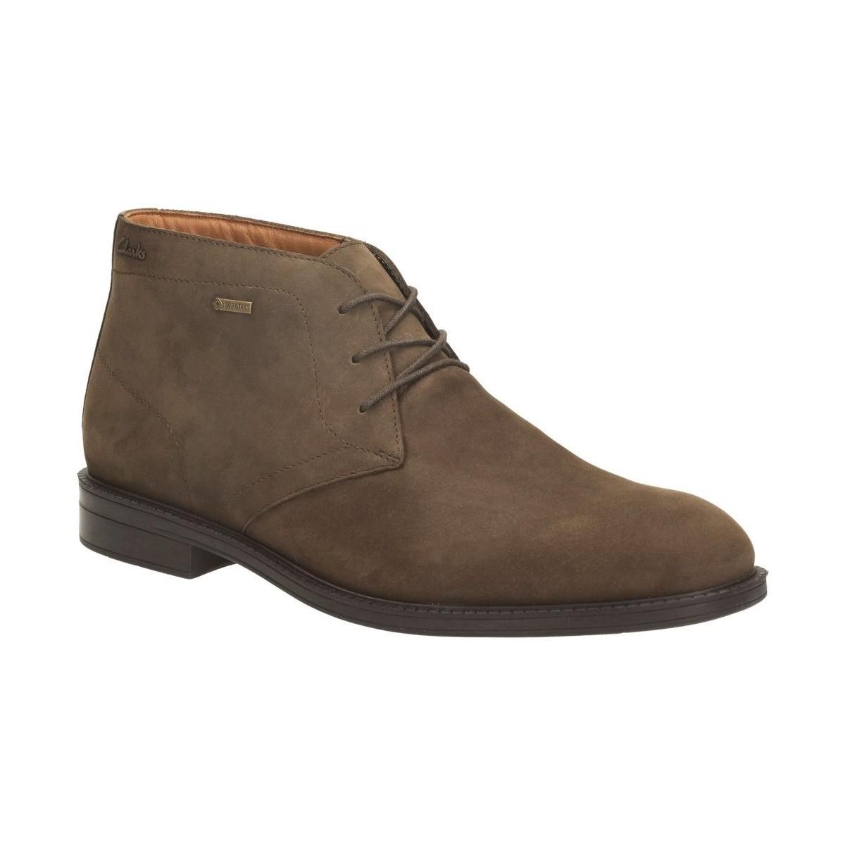 clarks chilver leather chukka boots