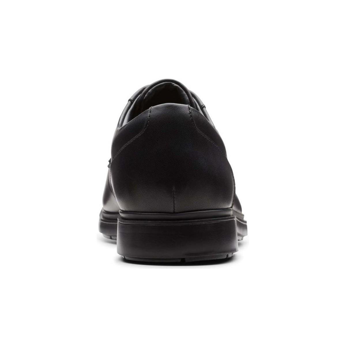 clarks mens waterproof shoes