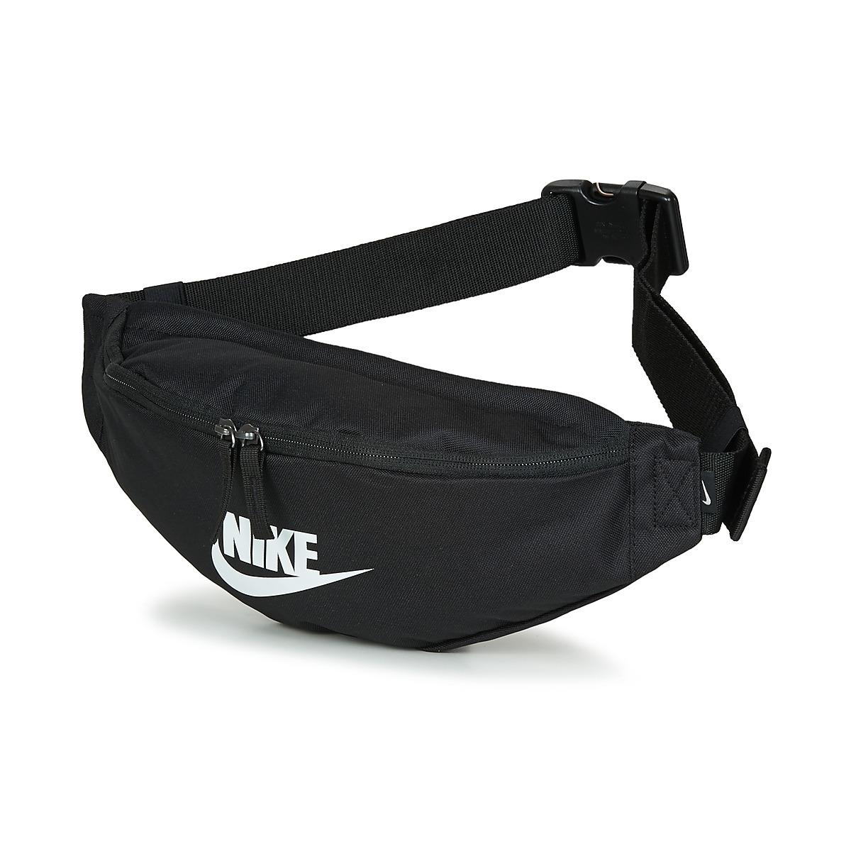 SPORTSWEAR HERITAGE femmes Sac banane en Noir Nike pour ...