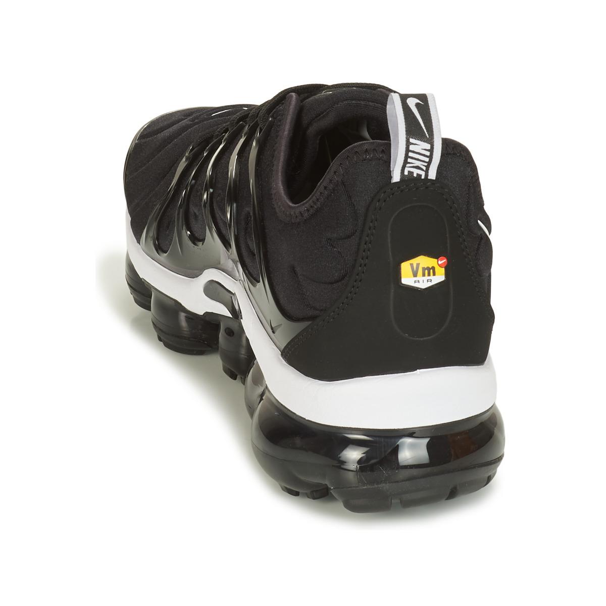 air max vapormax plus all black