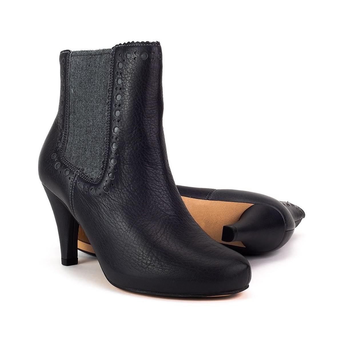 clarks womens low boots