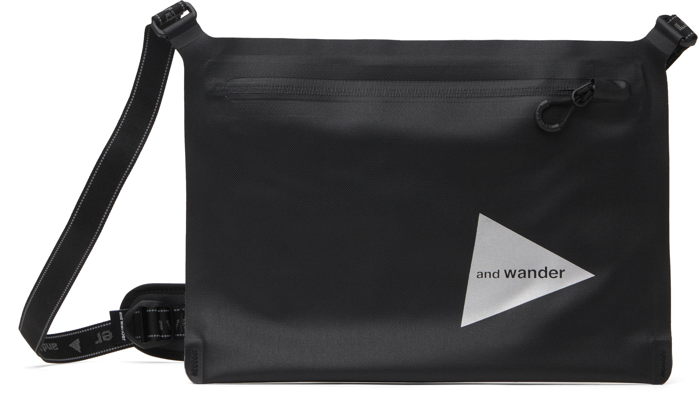 【and wander】メッセンジャーバッグ　ブラック and wander / アンドワンダー | 20L messenger bag - Black | 通販