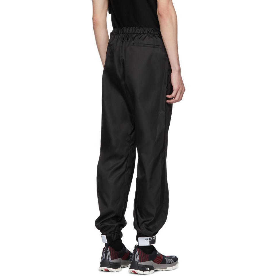 Pantalon en gabardine de nylon noir Prada pour homme en coloris Noir | Lyst