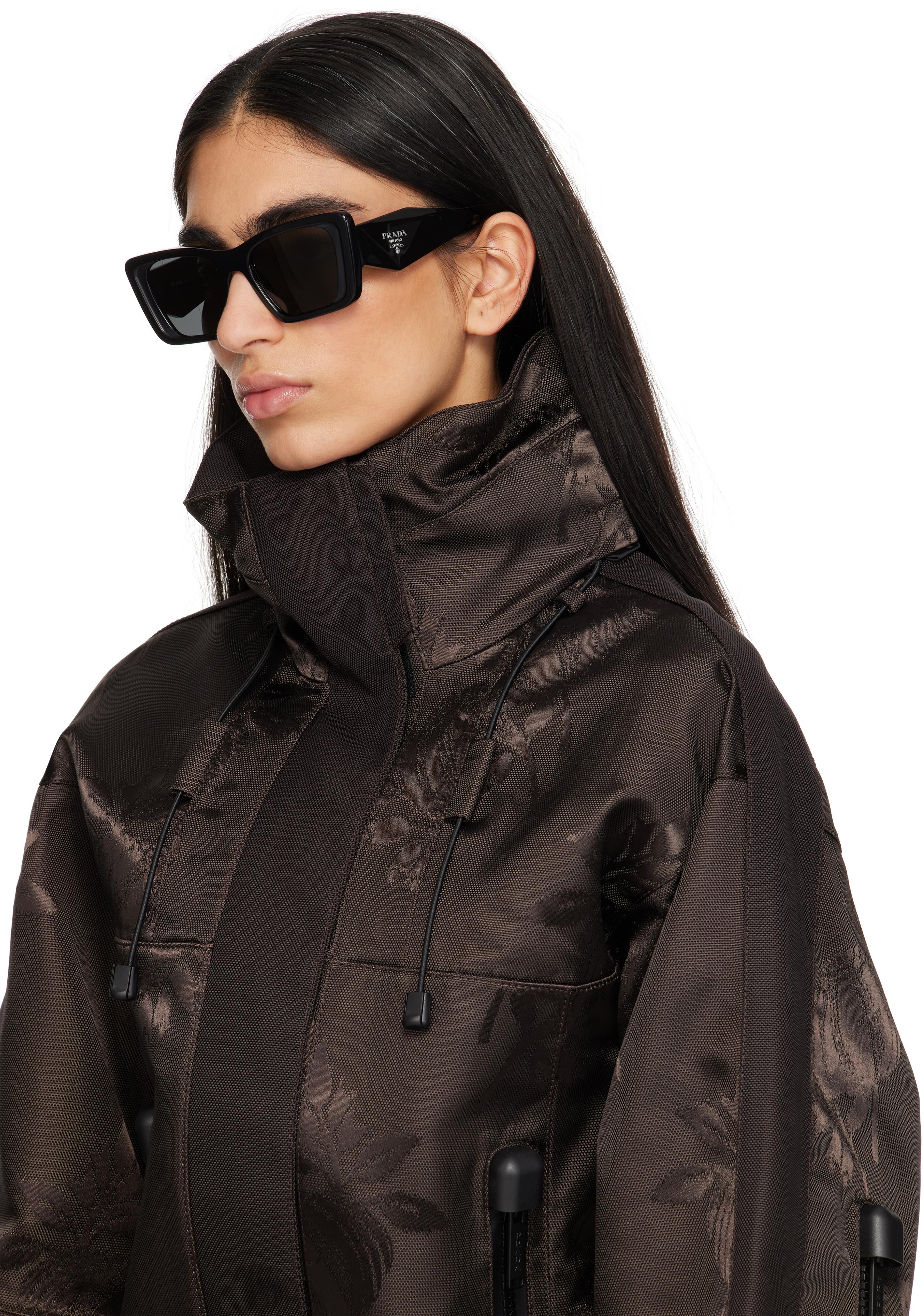 Prada レディース ブラック Thick Cat Eye アセテート Prada レディース ブラック Thick Cat Eye アセテート