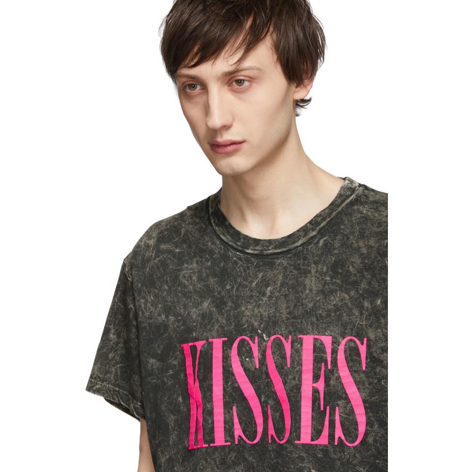 amiri kisses shirt