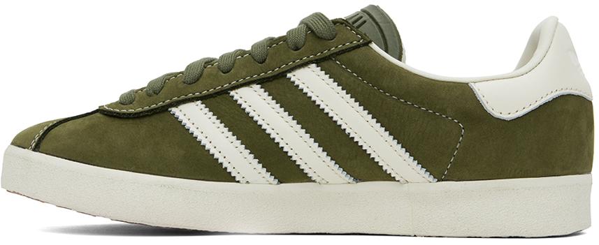 Khaki top green gazelles