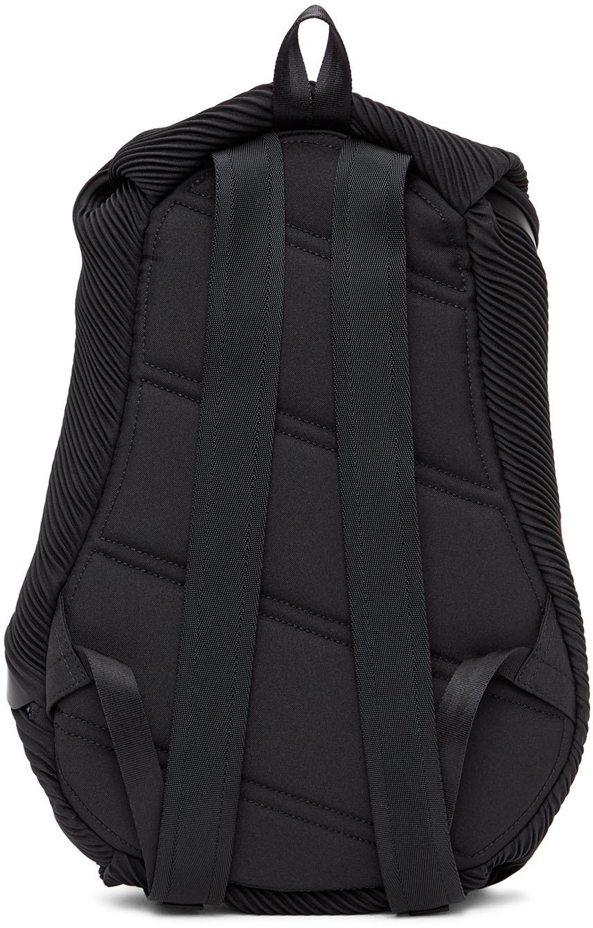 bias pleats backpack