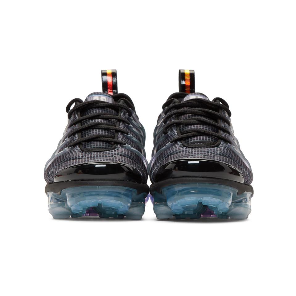 air vapormax plus purple and black
