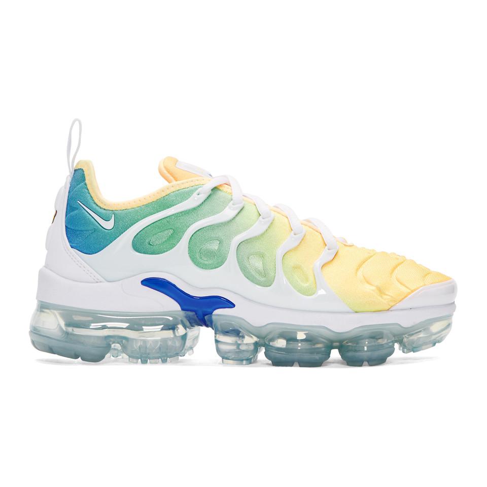 vapormax plus multicolor