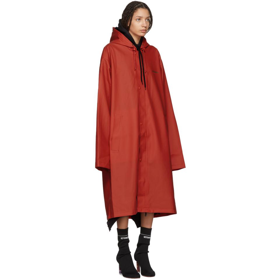 Vetements Red Long Logo Raincoat | Lyst UK