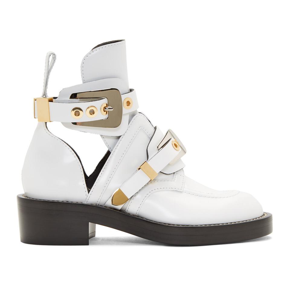 justa Perseguir Alivio Balenciaga Cutout Buckle Boot in White | Lyst