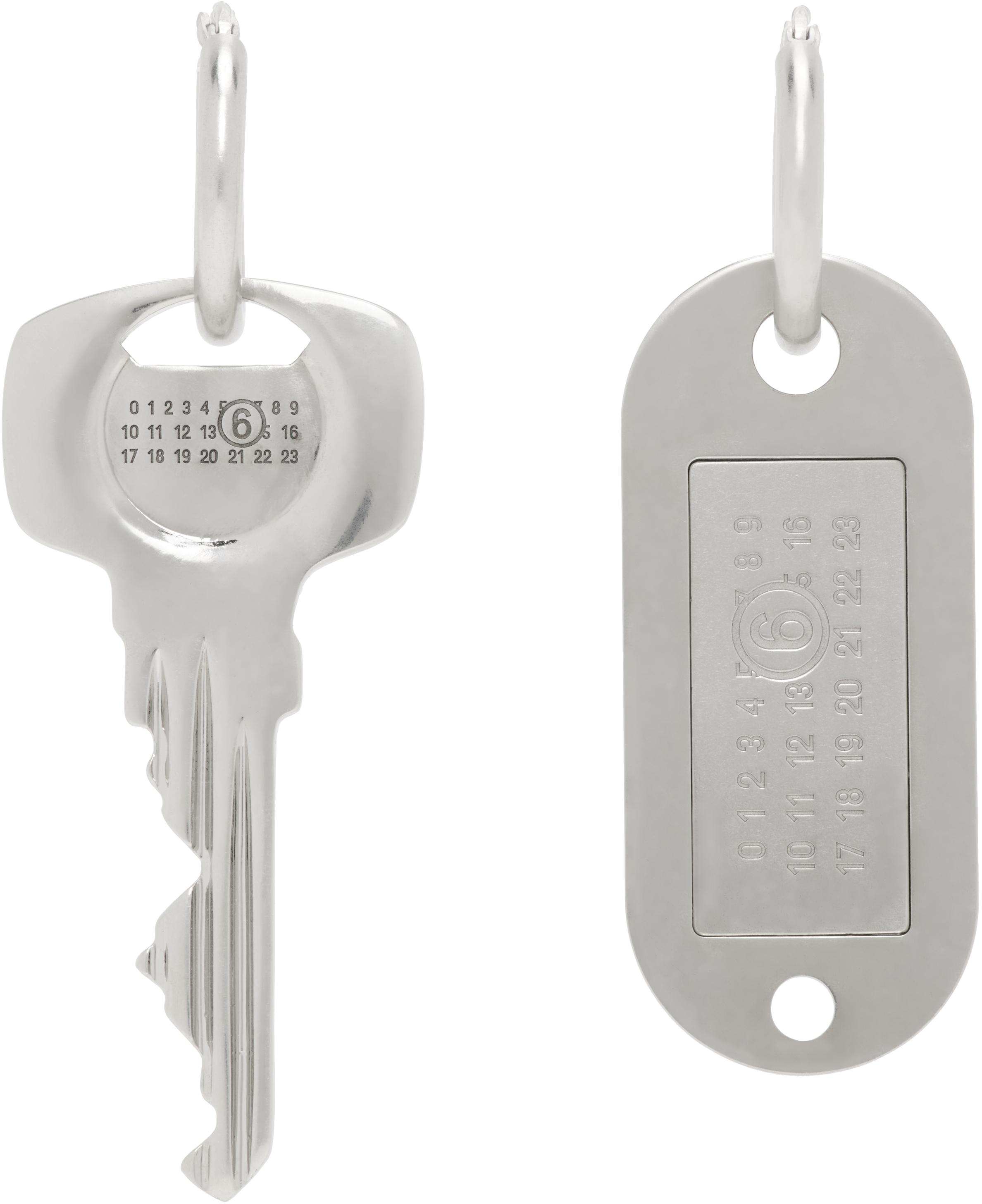 ピアス Mm6 Maison Margiela Tag and key earrings in brass Mm6 Maison Margiela Tag And Key Earrings | Balardi