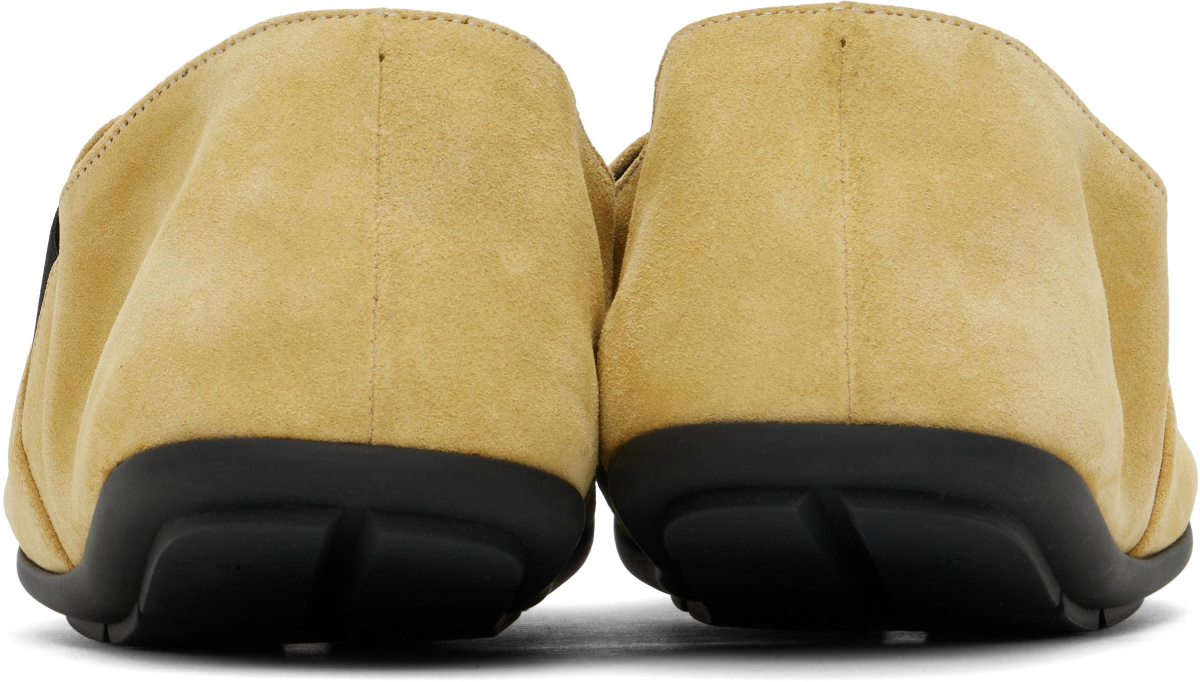 【関税込み】The Row イエロー Vincit フラットシューズ THE ROW Vincit suede loafers | NET-A-PORTER