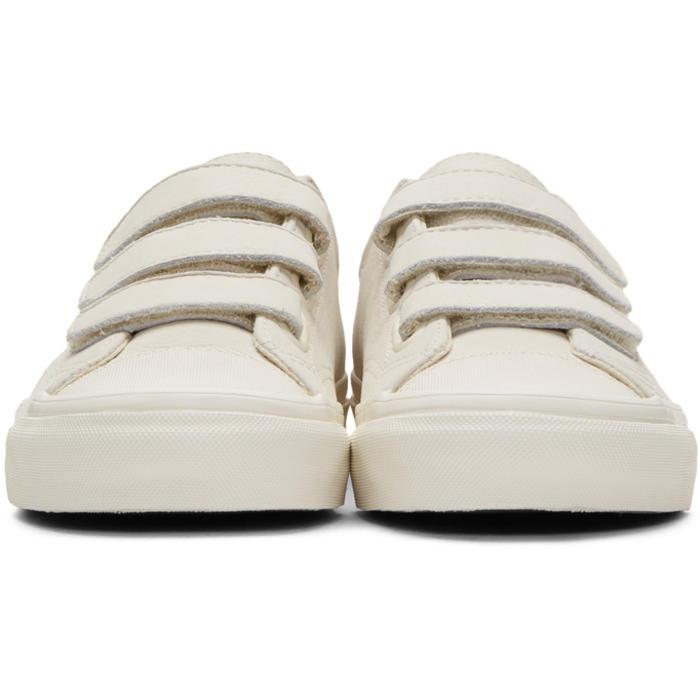 vans style 23 v skate shoe white
