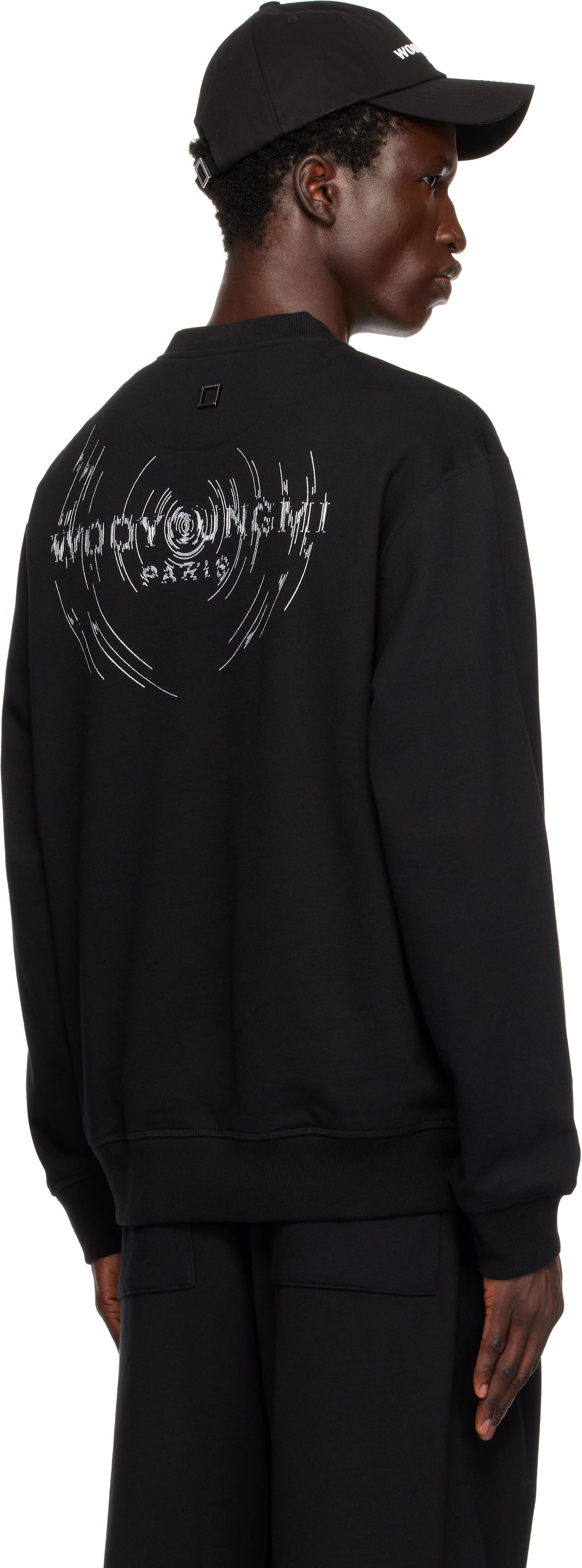 【WOOYOUNGMI】ブラック メタリック グラフィックTシャツ メンズ WOOYOUNGMI ブラック メタリック グラフィックTシャツ