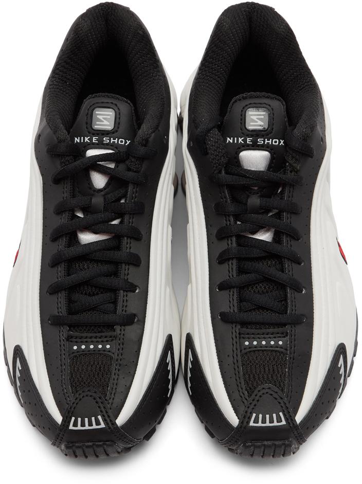 Nike Black & White Shox R4 Sneakers | Lyst