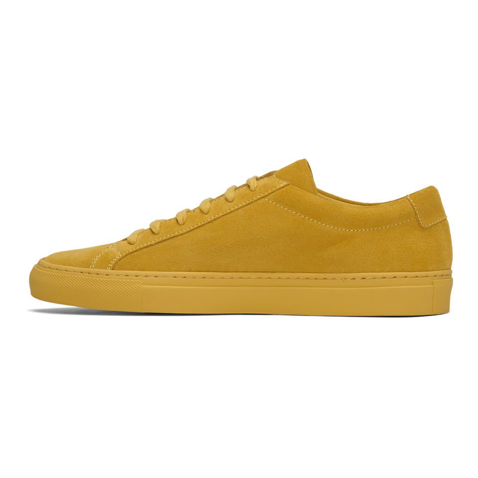 Common Projects Yellow Suede Original Achilles Low Sneakers for Men | Lyst