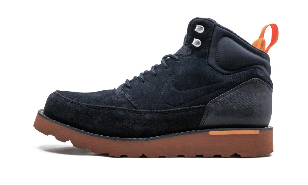 nike acg size 9