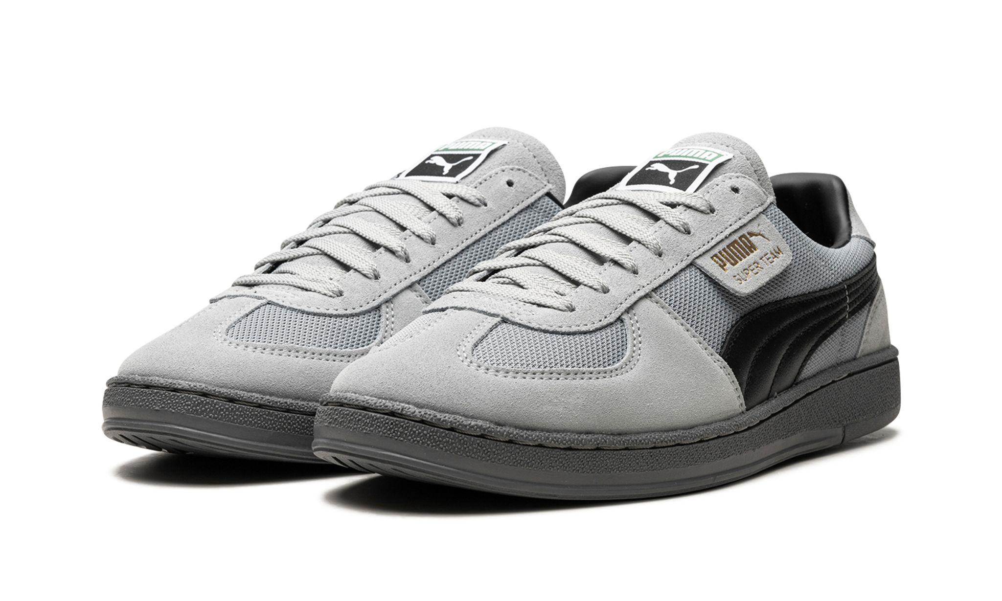 Gray on sale puma shoes